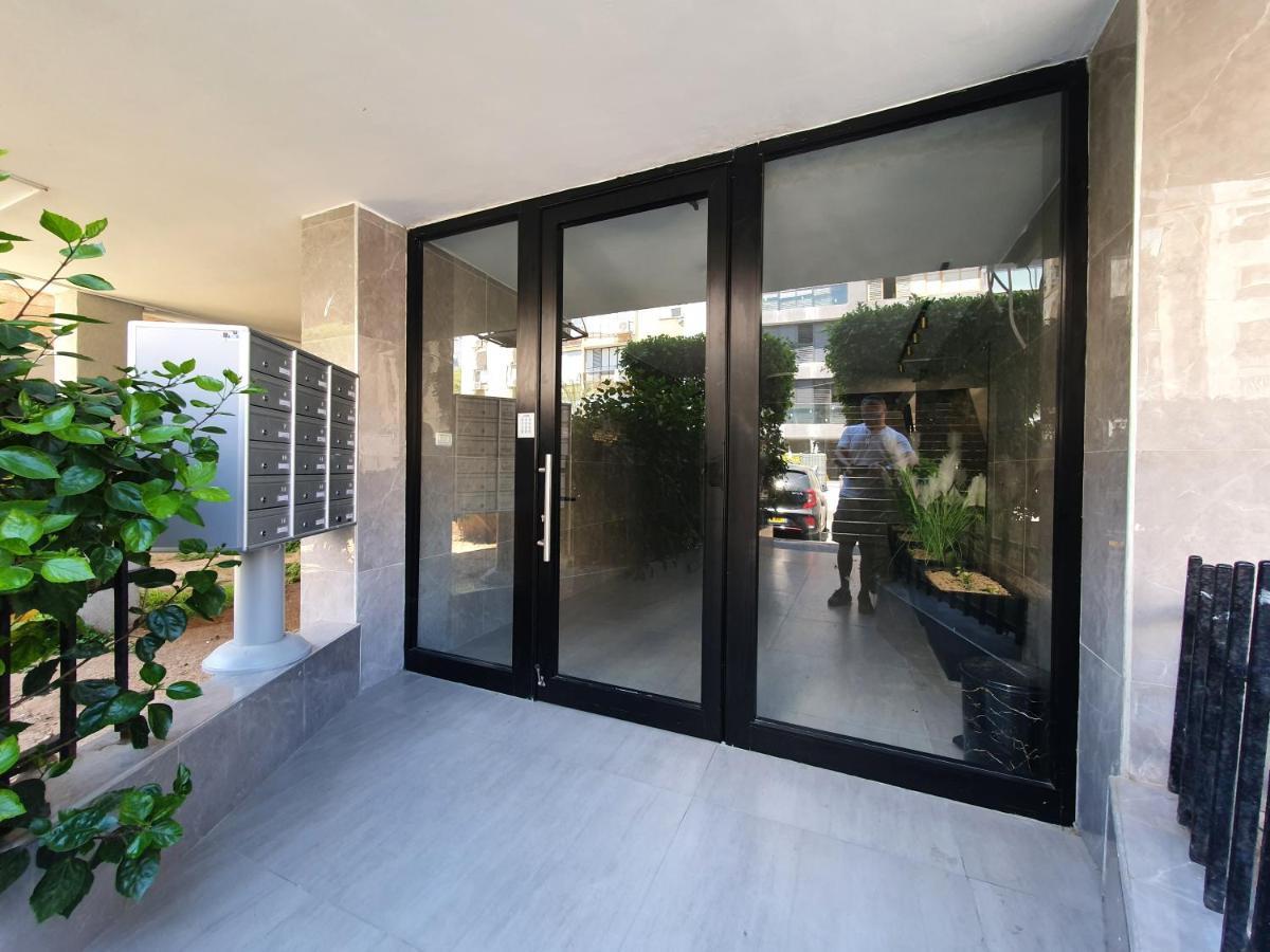 Ezore Yam Apartmens - Elmali'Akh St. 4 Bat Yam Εξωτερικό φωτογραφία